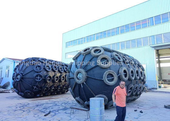 Chất lượng Đen 2000x4000mm Pneumatic cao su Fender với chuỗi và lốp xe lưới 50kpa cho thuyền nhà máy sản xuất