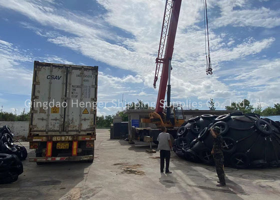 Chất lượng Thuyền Chắn bùn cao su bơm hơi với quả bóng cao su nhà máy sản xuất