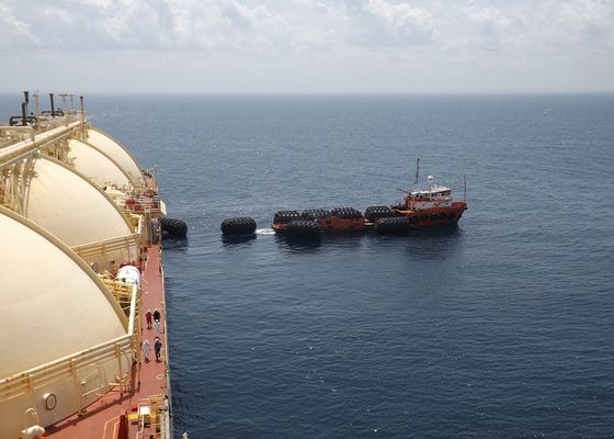 Chất lượng Chắn bùn cao su bơm hơi loại Yokohama có thể tùy chỉnh để bảo vệ thân tàu nhà máy sản xuất