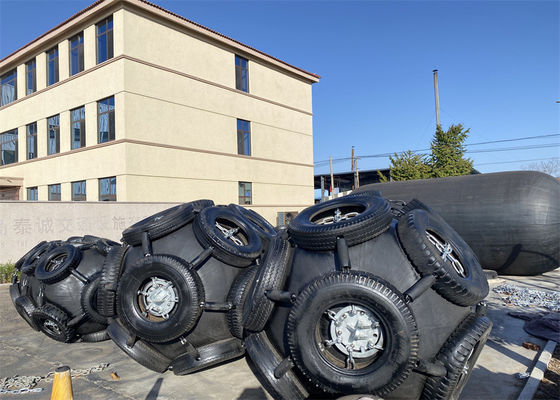 Chất lượng Yokohama Type STS STD Pneumatic Rubber Fender Marine Fender với lốp xe lưới nhà máy sản xuất