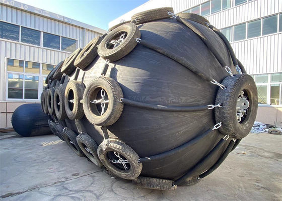 Chất lượng Yokohama Type STS STD Pneumatic Rubber Fender Marine Fender với lốp xe lưới nhà máy sản xuất