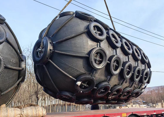 Chất lượng 6 to 12 Years Design Life Pneumatic Marine Fender with 50kPa/80kPa Working Pressure for Ship-to-ship and Ship-to-dock Protection Nhà máy