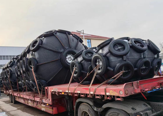 Chất lượng 6 to 12 Years Design Life Pneumatic Marine Fender with 50kPa/80kPa Working Pressure for Ship-to-ship and Ship-to-dock Protection Nhà máy