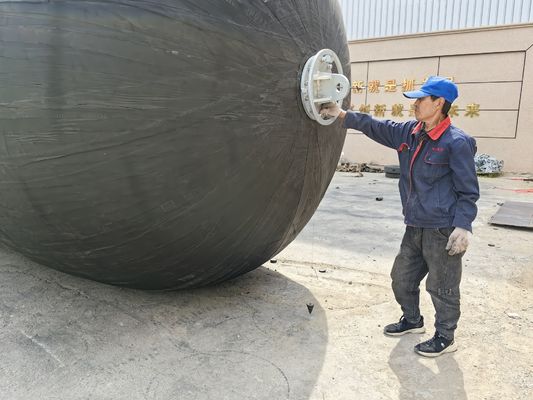 Chất lượng ISO17357-2014 Máy phun nước biển Máy phun nước cao su khí nén loại Yokohama nhà máy sản xuất