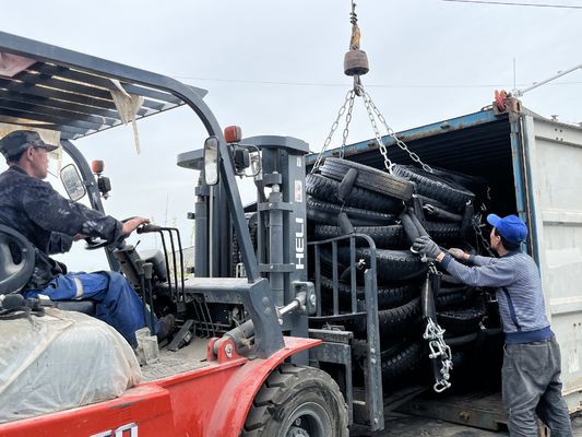 Chất lượng Giấy chứng nhận BV Yokohama loại STS STD Máy phun cao su khí nén với lưới lốp xe nhà máy sản xuất