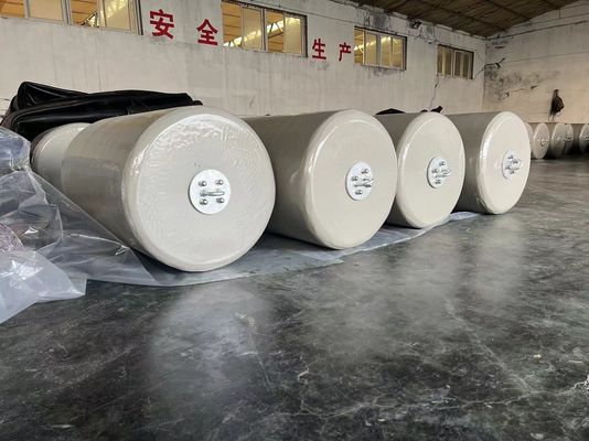 Chất lượng Tác động của tiêu chuẩn ISO17357 Fenders chứa bọt polyurethane cho bảo vệ bến tàu nhà máy sản xuất