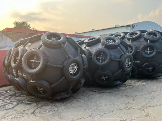 Chất lượng Chất lượng tốt STS 50Kpa Đen cao su cao su Yokohama loại Fender nhà máy sản xuất