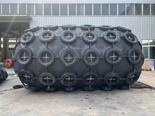 Chất lượng 50kPa Pneumatic Marine Fender Yokohama Fender for Ship-to-ship with 6-10 Years Lifespan Nhà máy