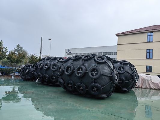 Chất lượng Heavy Duty Black Marine Fender cho thiết bị áp suất xây dựng cao su nhà máy sản xuất