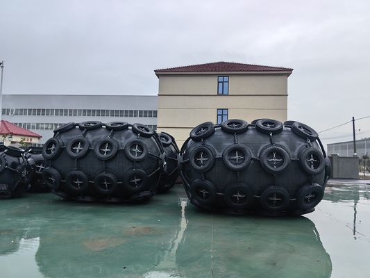 Chất lượng Heavy Duty Black Marine Fender cho thiết bị áp suất xây dựng cao su nhà máy sản xuất