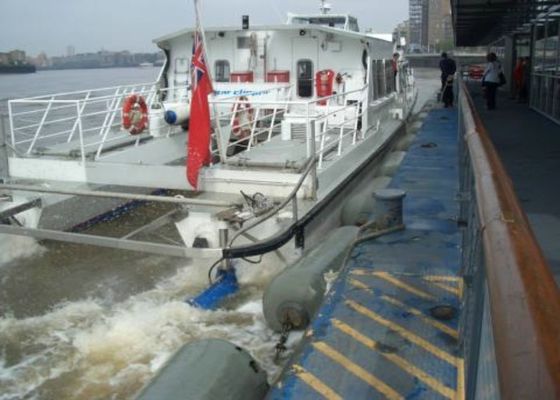 Chất lượng Tùy chọn đa màu Foam Fender đầy với lốp và chuỗi bảo vệ tay áo nhà máy sản xuất