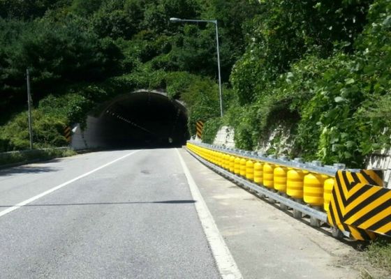 Chất lượng Màu đỏ an toàn bảo vệ Roller Barrier Đối với Tunnel Tunnel Tunnel Entrance nhà máy sản xuất