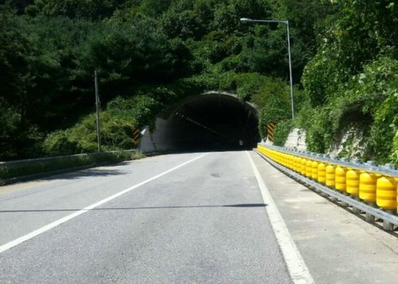 Chất lượng Tunnel Portal Con lăn Crash Barrier, Guardrail an toàn Cán Guard Barrier nhà máy sản xuất