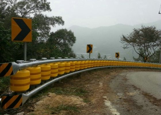 Chất lượng PU Foam / EVA an toàn giao thông Roller Barrier Road Spinning Barrel Kích thước tùy chỉnh nhà máy sản xuất