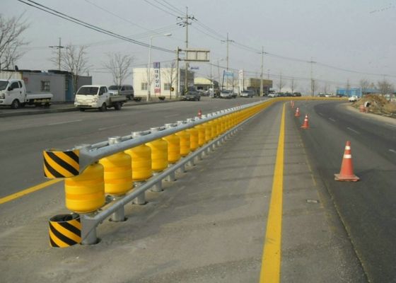 Chất lượng Đường cao tốc tai nạn Cushion Barrier Safety Roller Fence For Fork Road nhà máy sản xuất