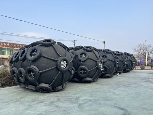 Chất lượng Áp suất bên trong 50/80Kpa Pneumatic Marine Fenders áp suất ban đầu 50Kpa nhà máy sản xuất