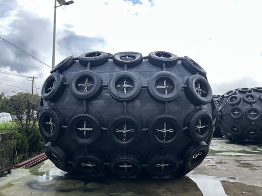 Chất lượng ISO17357 2014 1 Tiêu chuẩn Yokohama Fender được sản xuất cho tàu thuyền đậu để đảm bảo bảo vệ chống lại tác động đậu nhà máy sản xuất