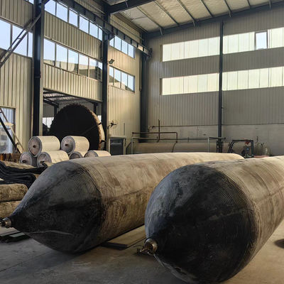 Chất lượng Henger Airbags cao su biển để phóng tàu Tiêu chuẩn ISO14409 nhà máy sản xuất