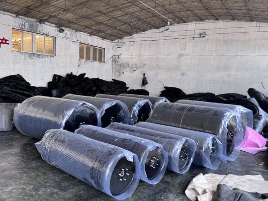 Chất lượng Vè chắn bùn bơm đầy bọt polyurethane và EVA bảo vệ boong tàu và kết cấu cầu cảng Vè chắn bùn biển để bảo vệ va chạm tàu nhà máy sản xuất