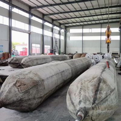 Chất lượng Thép Mooring Boy với EVA điền tùy chỉnh kích thước và màu sắc nhà máy sản xuất