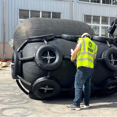 Chất lượng Kích thước tùy chỉnh ISO17357 được chứng nhận Pneumatic Rubber Fender với tùy chọn áp suất 50kpa & 80kpa nhà máy sản xuất