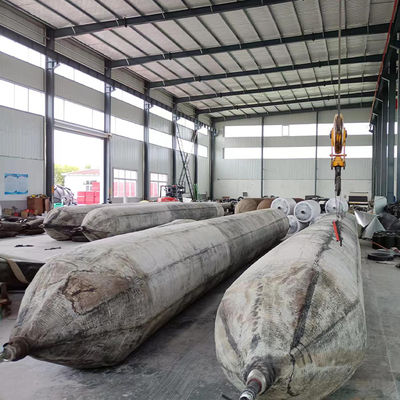 Chất lượng Túi khí cao su hàng hải có kết nối ống bơm hơi tích hợp để cung cấp khí nhanh chóng với đường kính 0,8-3 M và chiều dài 4-25 M nhà máy sản xuất
