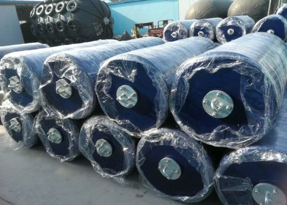 Chất lượng Hot Dip Galvanized Foam Filled Fender với 10 năm sử dụng cuộc sống và hấp thụ năng lượng cao cho an toàn biển nhà máy sản xuất