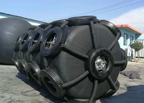 Chất lượng Hot Dip Galvanized Foam Filled Fender với 10 năm sử dụng cuộc sống và hấp thụ năng lượng cao cho an toàn biển nhà máy sản xuất