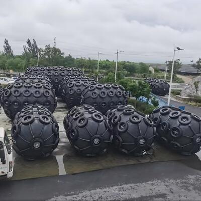 Chất lượng Pneumatic cao su Fender với dải an toàn phản xạ cho tầm nhìn ban đêm và áp suất 50kpa & 80kpa với bảo hành 24 tháng nhà máy sản xuất