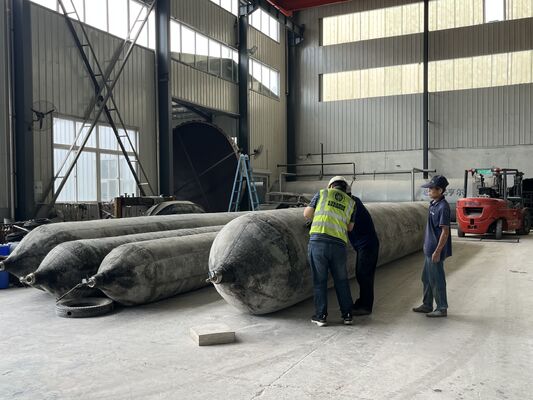 Chất lượng Anti Corrosion Marine Rubber Airbag for Long Term Saltwater Service with 0.8-3 M Diameter Nhà máy
