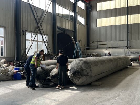Chất lượng Marine Rubber Airbag with High Grip Surface Pattern for Stable Shipyard Positioning in 0.8-3 M Diameter and 4-25 M Length Nhà máy