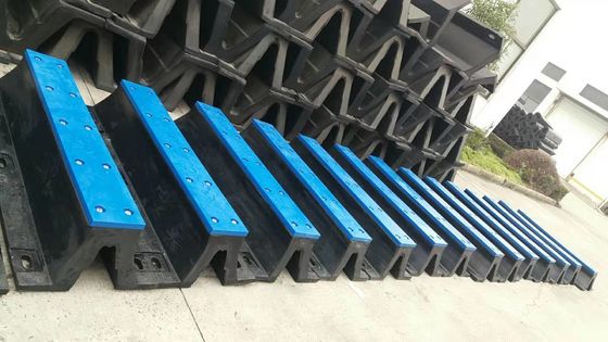 Chất lượng H200 * L800 Marine Fender V Type Fender For Ship 2 năm Bảo hành nhà máy sản xuất