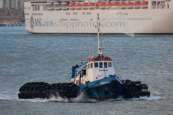 Chất lượng 50kpa Loại cáp treo tàu ngầm Tấm chắn bùn cao su khí nén Yokohama cho bến tàu nhà máy sản xuất