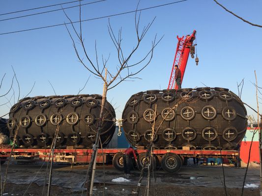 Chất lượng Thảm cao su với dây lưới Tấm chắn thuyền bằng khí nén Tấm chắn cao su khí nén nhà máy sản xuất