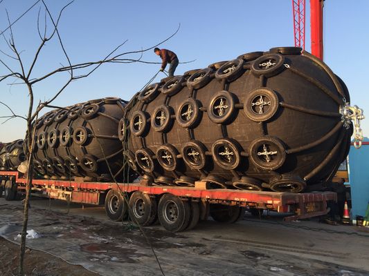 Chất lượng Thảm cao su với dây lưới Tấm chắn thuyền bằng khí nén Tấm chắn cao su khí nén nhà máy sản xuất