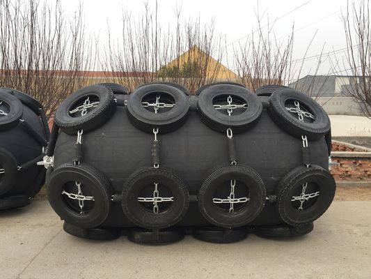 Chất lượng Kháng va chạm tàu đến tàu thuyền đánh cá Máy phun cao su biển Máy phun biển nhà máy sản xuất