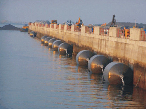 Chất lượng Hot Dip Galvanized Foam Filled Fender with High Energy Absorption and Maintenance-free Design for Marine Vessel Protection nhà máy sản xuất