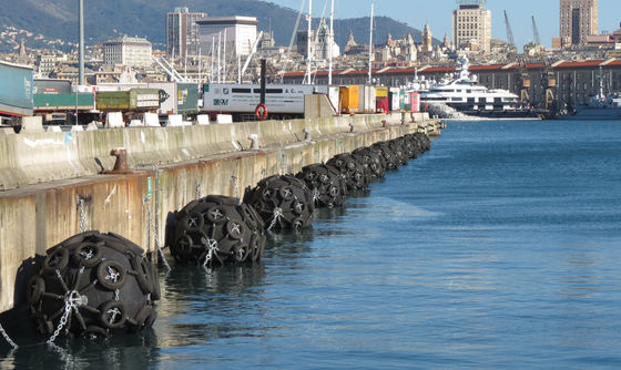 Chất lượng ISO17357 50KPA / 80KPA Tấm chắn cao su hàng hải khí nén Bền bỉ khi sử dụng nhà máy sản xuất