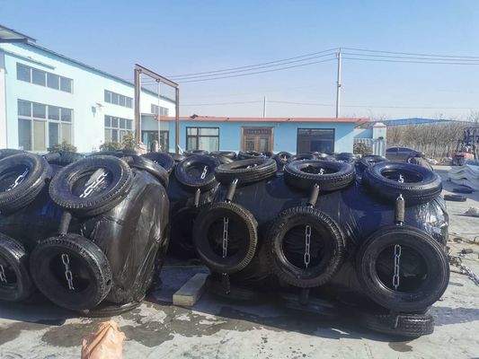 Chất lượng High Energy Absorption Foam Filled Fender and EVA Solid Fender for Safe Ship Berthing and Anti Collision Nhà máy